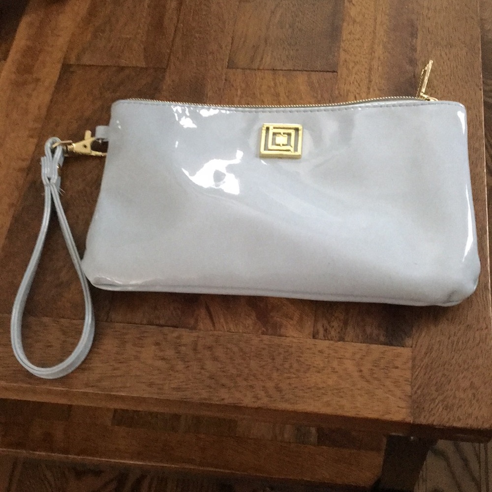 🦋2 for $30🦋 Liz Claiborne Charger Wristlet.